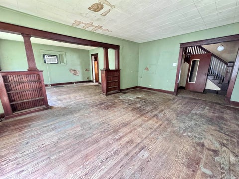 Tiny photo for 1207 S Washington Street, Kokomo, IN 46902 (MLS # 202635000)