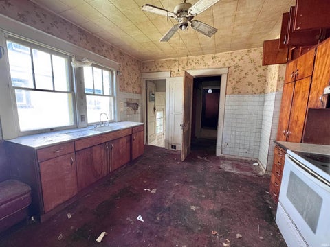 Tiny photo for 1207 S Washington Street, Kokomo, IN 46902 (MLS # 202635000)