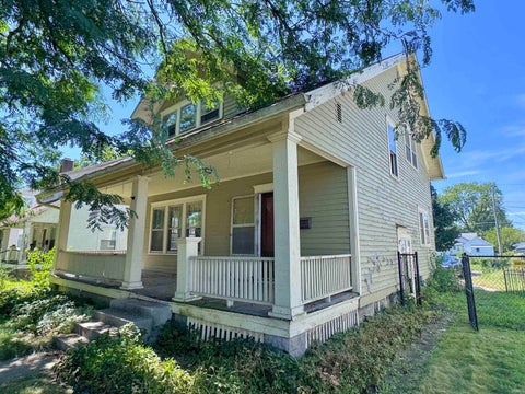 Tiny photo for 1207 S Washington Street, Kokomo, IN 46902 (MLS # 202635000)