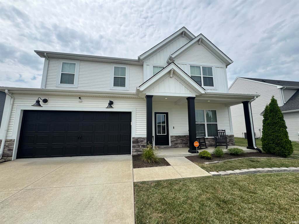 Photo of 5340 Bloomsbury Court, Newburgh, IN 47630 (MLS # 202632047)