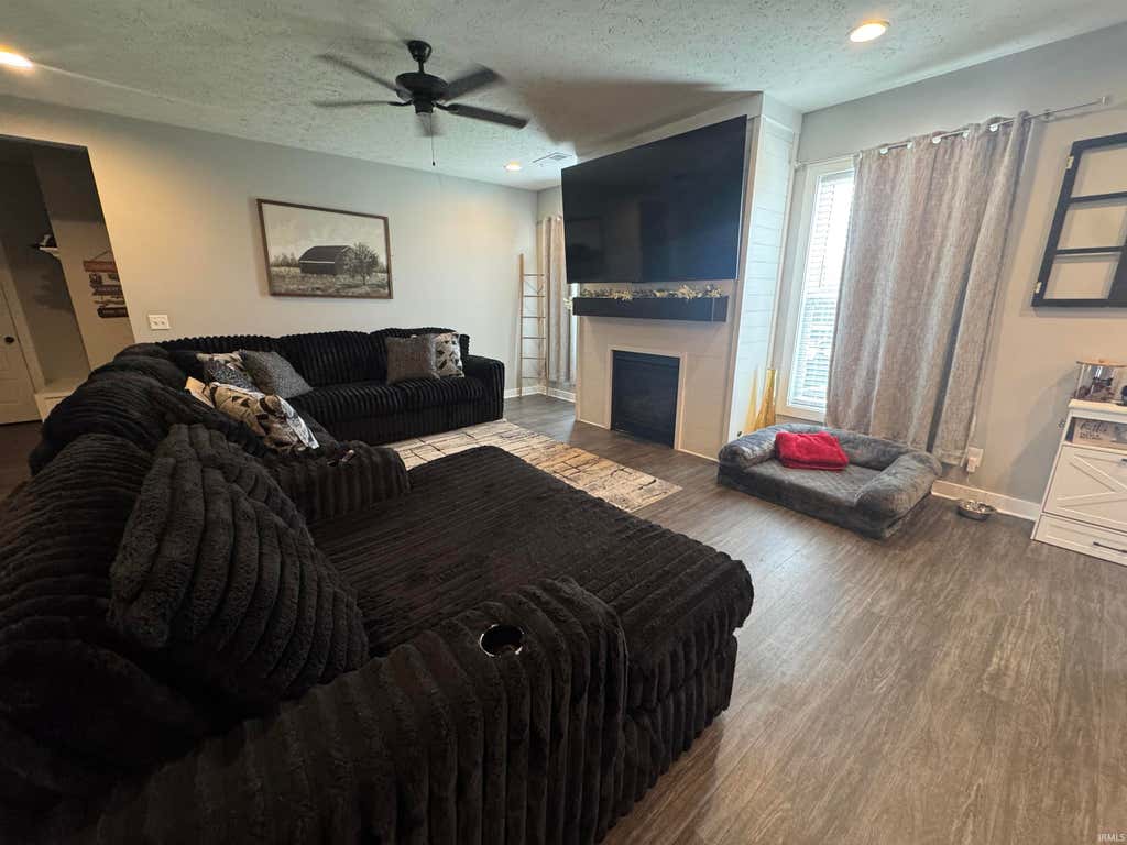 Photo of 5340 Bloomsbury Court, Newburgh, IN 47630 (MLS # 202632047)