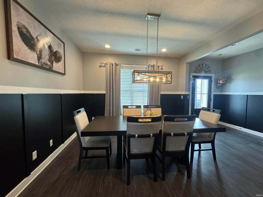 Photo of 5340 Bloomsbury Court, Newburgh, IN 47630 (MLS # 202632047)