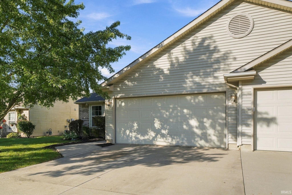 Photo of 1927 Blue Sage Cove, Fort Wayne, IN 46808 (MLS # 202642363)