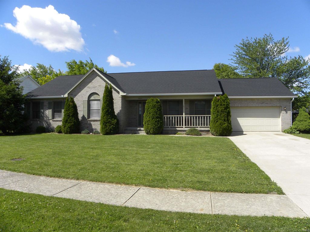 Photo of 2641 Oak Drive, Clayton, IN 46118 (MLS # 202618068)