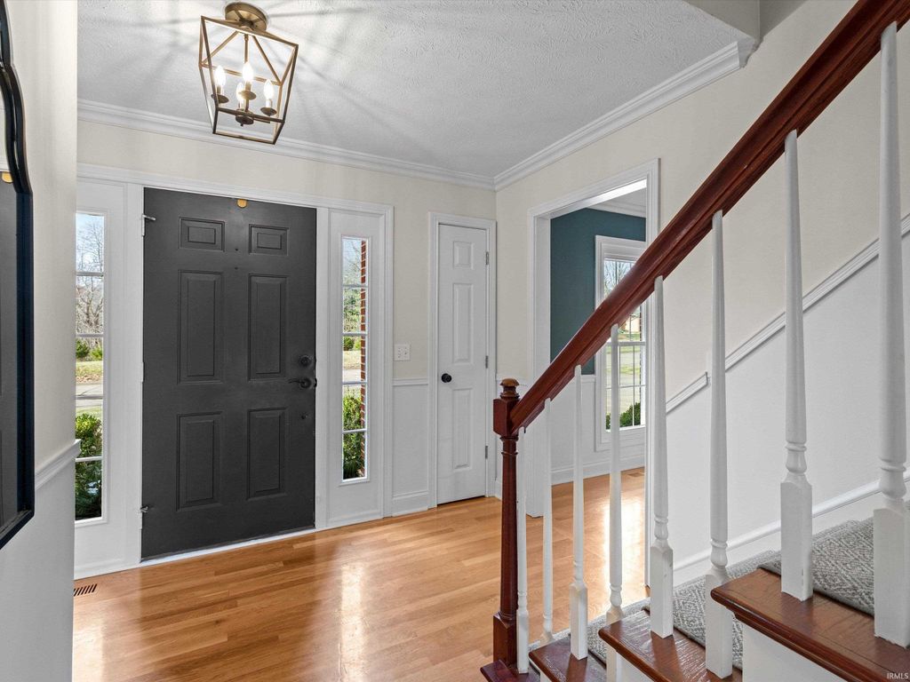 Photo of 10001 Oglesby Drive, Evansville, IN 47720 (MLS # 202600661)