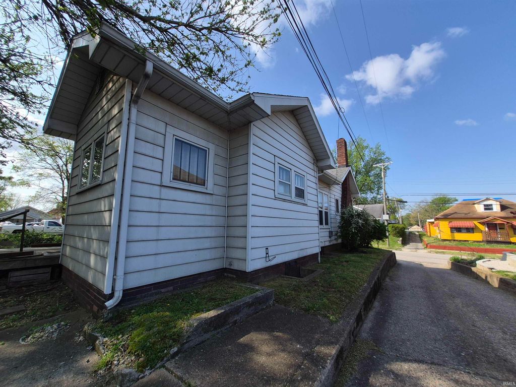 Photo of 920 Nicholas Street, Vincennes, IN 47591 (MLS # 202618014)