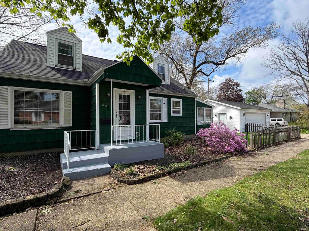 Photo of 801 Webster Street, Mishawaka, IN 46545 (MLS # 202615584)