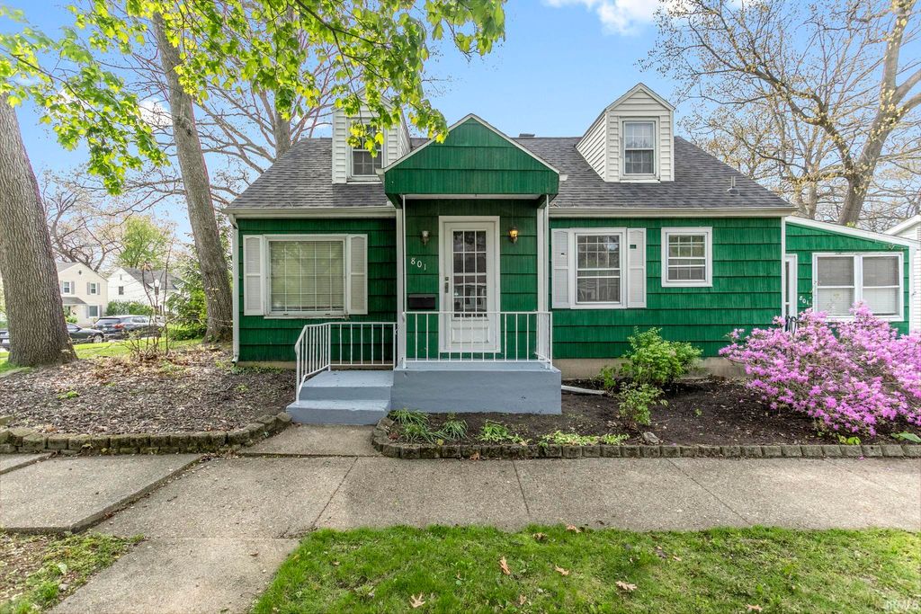 Photo of 801 Webster Street, Mishawaka, IN 46545 (MLS # 202615584)