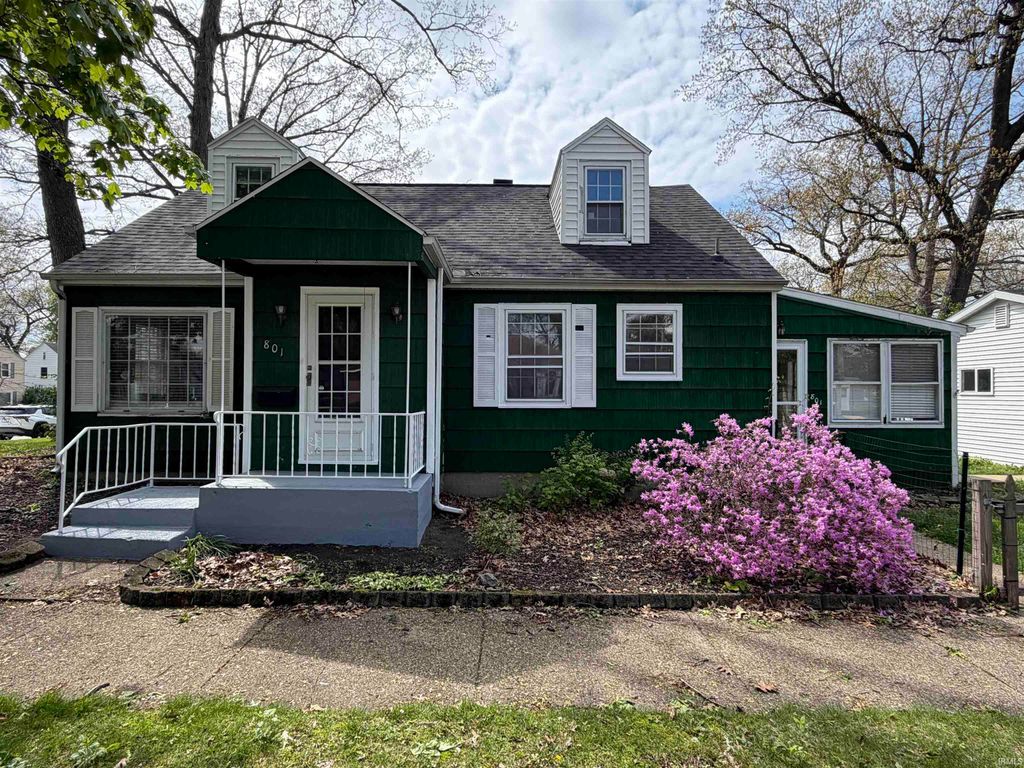 Photo of 801 Webster Street, Mishawaka, IN 46545 (MLS # 202615584)