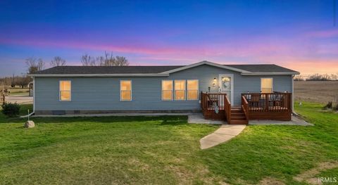 Photo of 3395 W Crystal Lake Road, Warsaw, IN 46580 (MLS # 202611226)