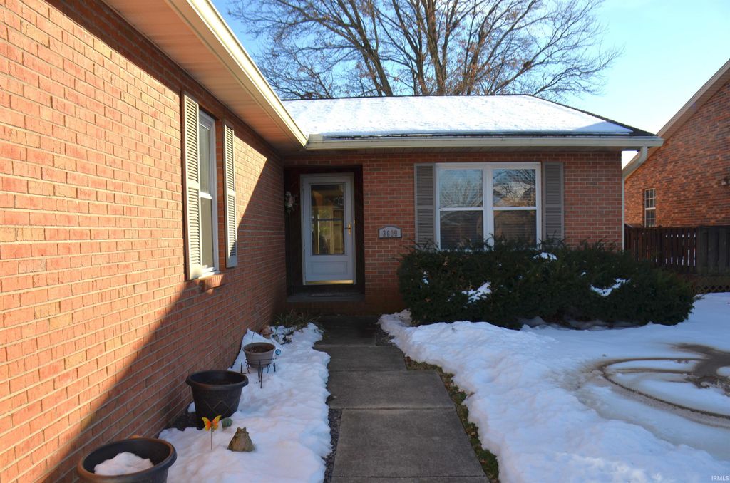 Photo of 3809 Cinnamon Trail, Evansville, IN 47715 (MLS # 202603917)