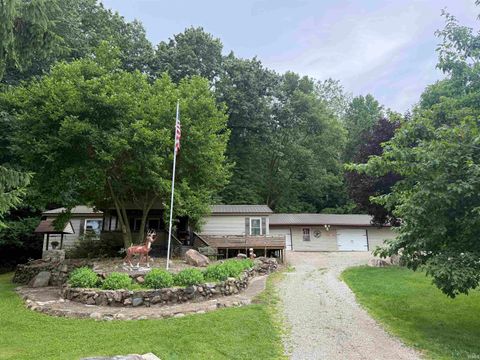 Tiny photo for 3401 W Delaware Road, Logansport, IN 46947 (MLS # 202625607)