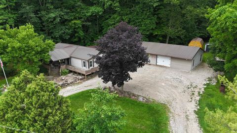 Tiny photo for 3401 W Delaware Road, Logansport, IN 46947 (MLS # 202625607)