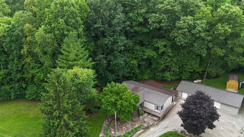 Tiny photo for 3401 W Delaware Road, Logansport, IN 46947 (MLS # 202625607)