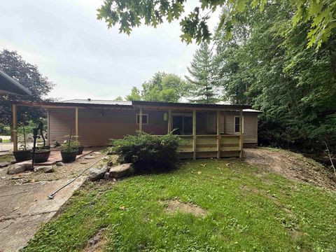 Tiny photo for 3401 W Delaware Road, Logansport, IN 46947 (MLS # 202625607)