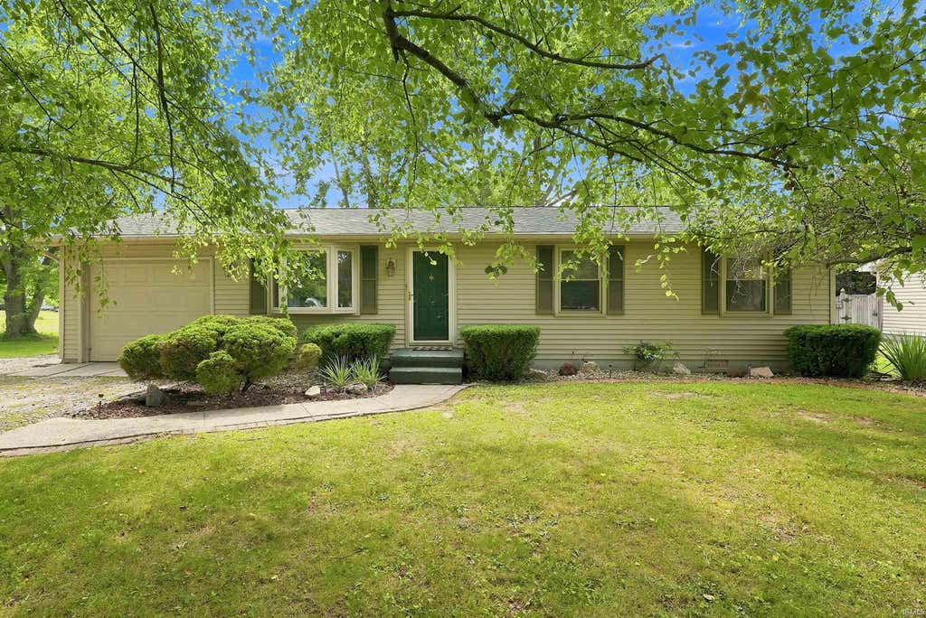Photo of 213 West St ST, Churubusco, IN 46723 (MLS # 202630162)