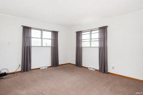 Tiny photo for 619 W 13th Street, Mishawaka, IN 46544 (MLS # 202632288)