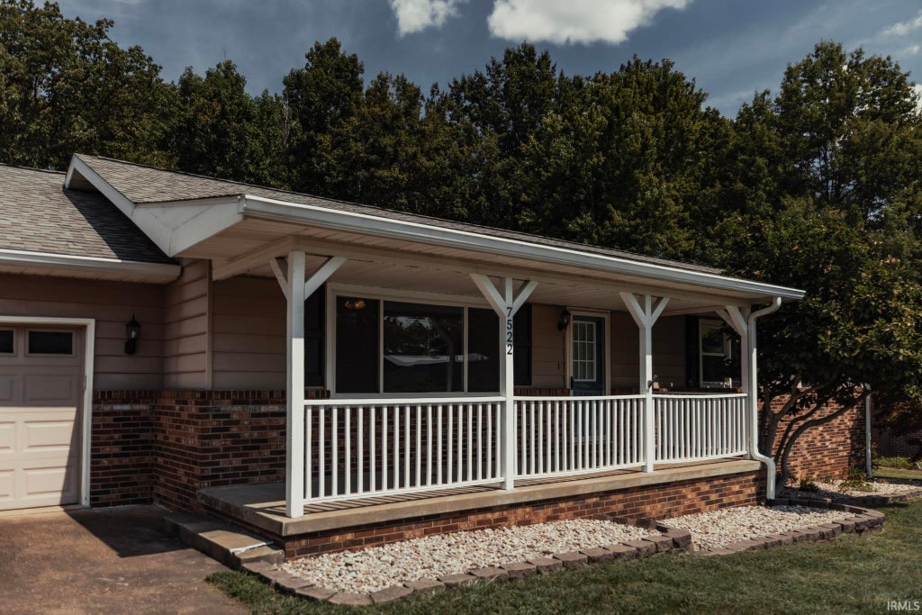 Photo of 7522 Edgedale Drive, Newburgh, IN 47630 (MLS # 202635669)