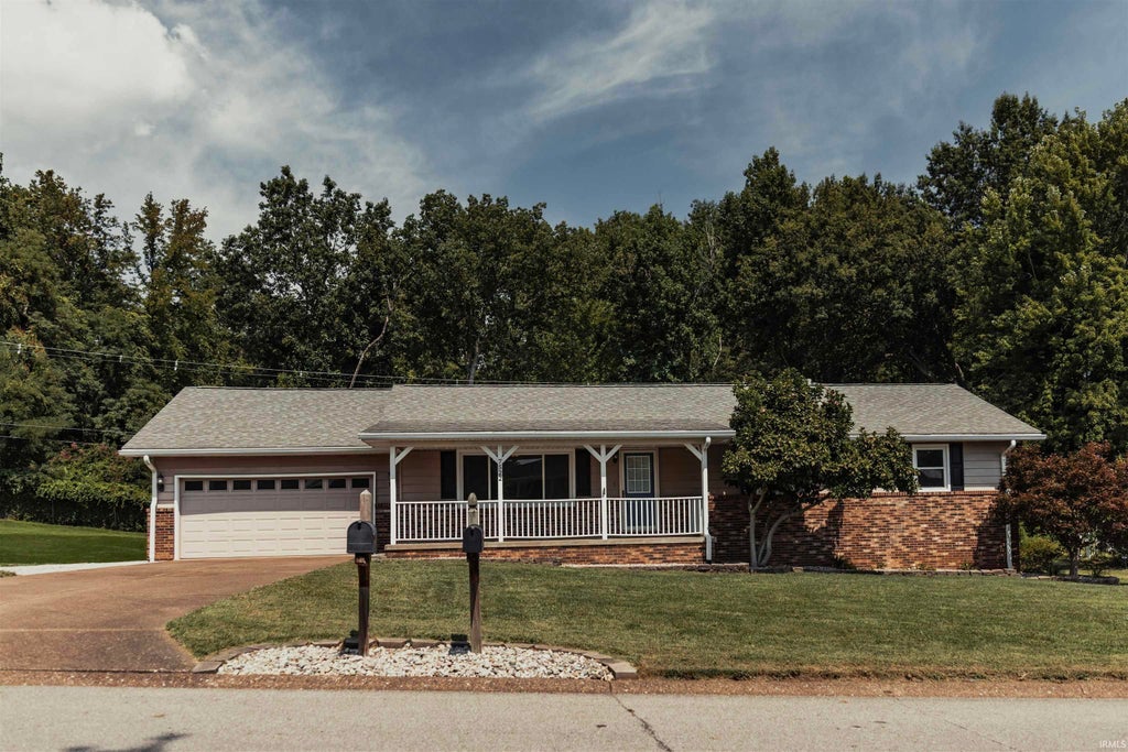 Photo of 7522 Edgedale Drive, Newburgh, IN 47630 (MLS # 202635669)