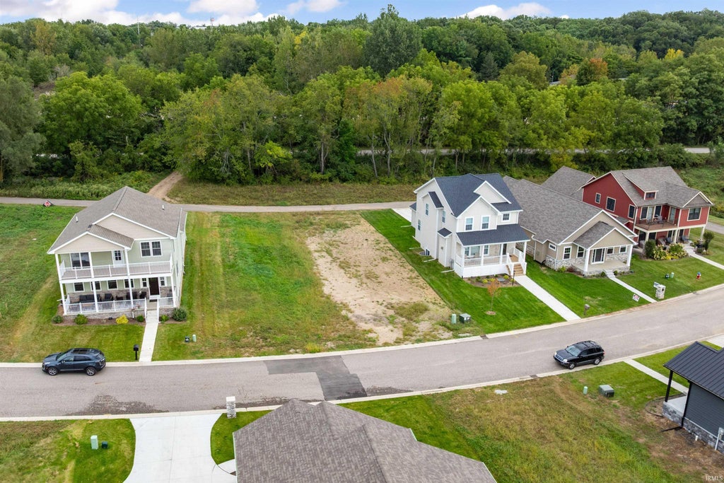 Photo of 3379 Blarney Drive #4, South Bend, IN 46628 (MLS # 202640682)