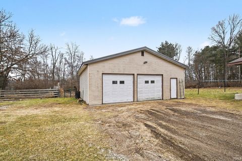 Tiny photo for 10152 County Road 2, Middlebury, IN 46540 (MLS # 202606958)