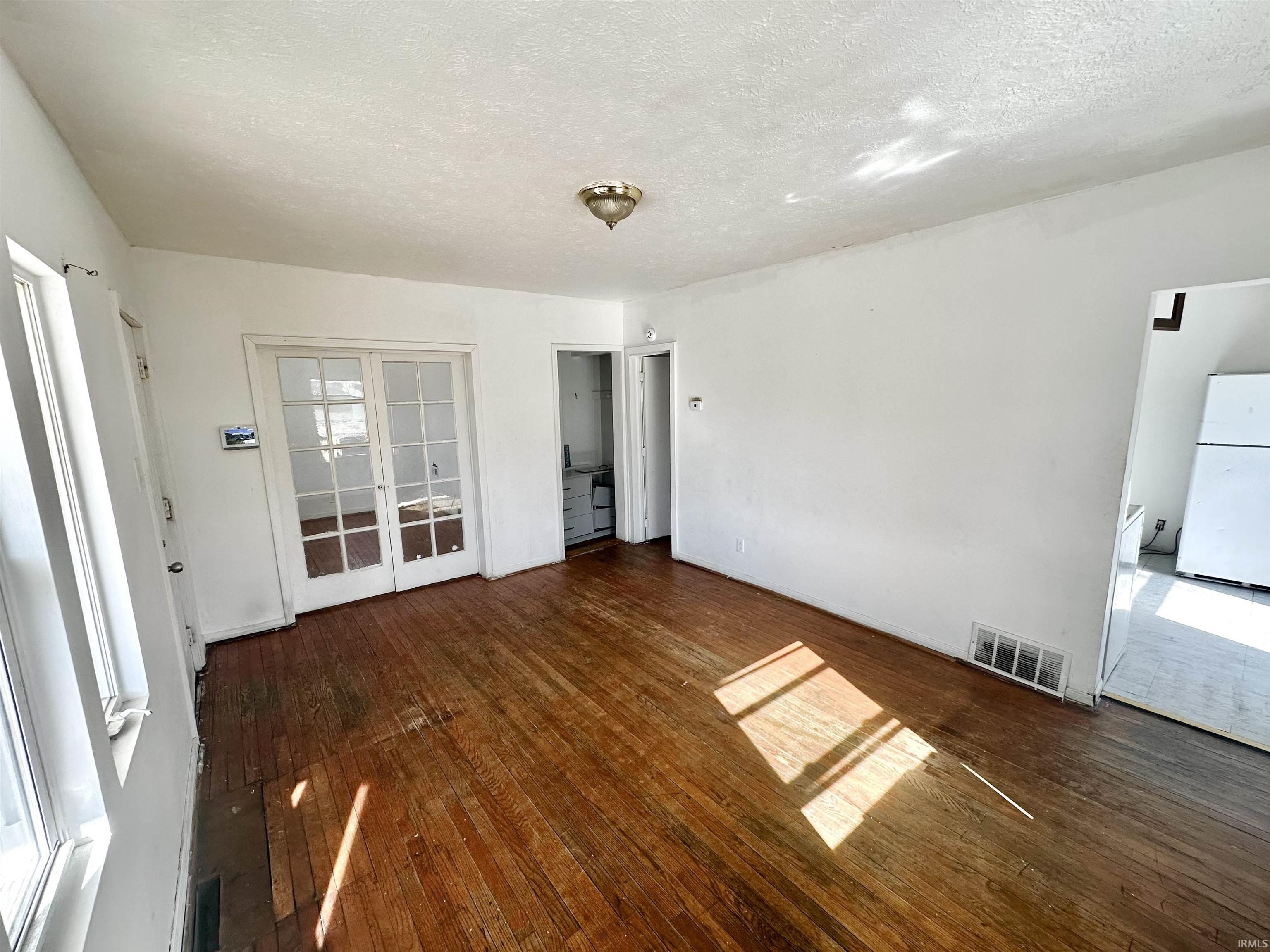 South Bend, Indiana 46613, United States, 2 Bedrooms Bedrooms, ,1 BathroomBathrooms,Residential,Pending,79694