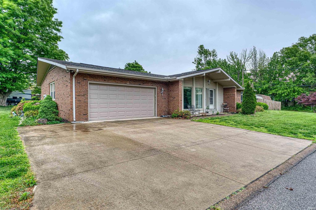 Photo of 8000 Maple Lane, Newburgh, IN 47630 (MLS # 202615365)