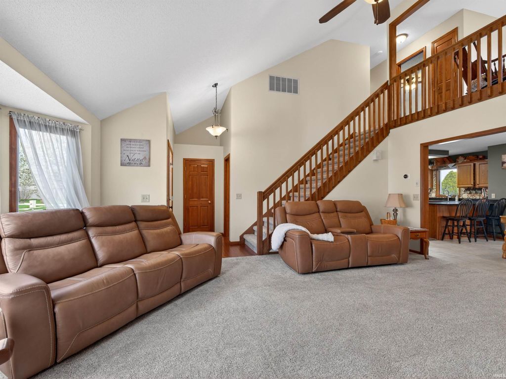 Photo of 12104 Carroll Creek Run, Fort Wayne, IN 46818 (MLS # 202612454)