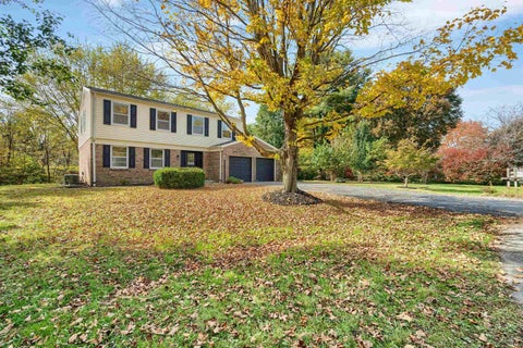 Tiny photo for 6207 Woodcliff Court, Kokomo, IN 46901 (MLS # 202644141)