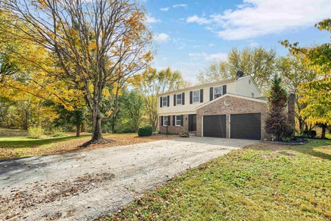 Tiny photo for 6207 Woodcliff Court, Kokomo, IN 46901 (MLS # 202644141)