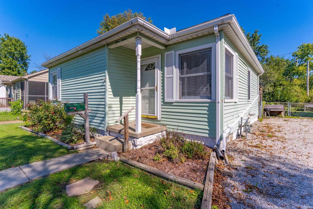 Photo of 412 Lewis Avenue, Evansville, IN 47714 (MLS # 202541680)