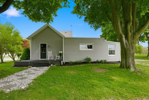 Tiny photo for 3540 S 275 E, Angola, IN 46703 (MLS # 202618712)