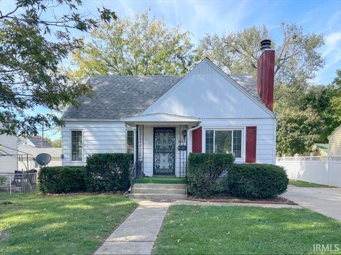 Photo of 817 N INDIANA Avenue, Kokomo, IN 46901 (MLS # 202641940)