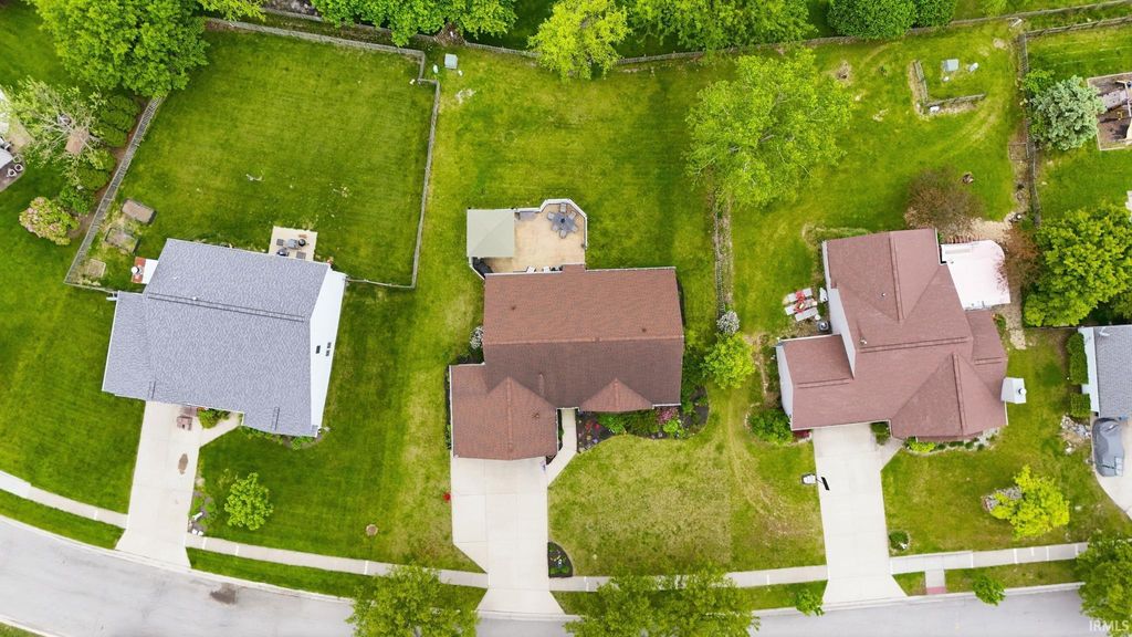 Photo of 14523 Firethorne Path, Fort Wayne, IN 46814 (MLS # 202619651)