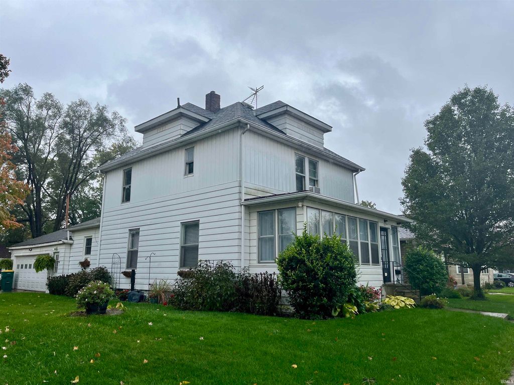 Photo of 1449 E 3rd Street, Mishawaka, IN 46544 (MLS # 202542469)