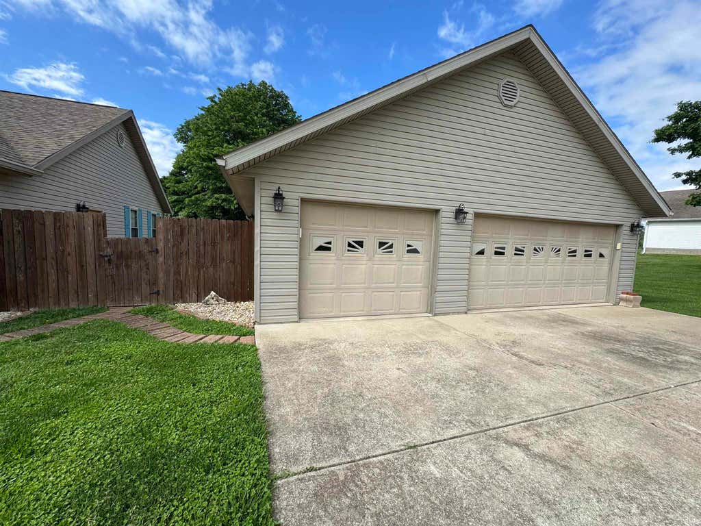 Photo of 230 New Sandpit Acres, Bedford, IN 47421 (MLS # 202620624)