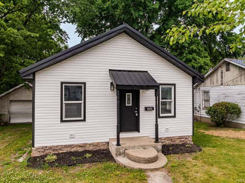 Photo of 308 W Boston Street, Syracuse, IN 46567 (MLS # 202622463)