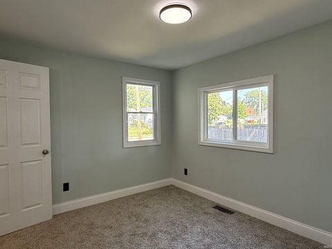 Tiny photo for 712 N Lindsay Street, Kokomo, IN 46901 (MLS # 202525968)