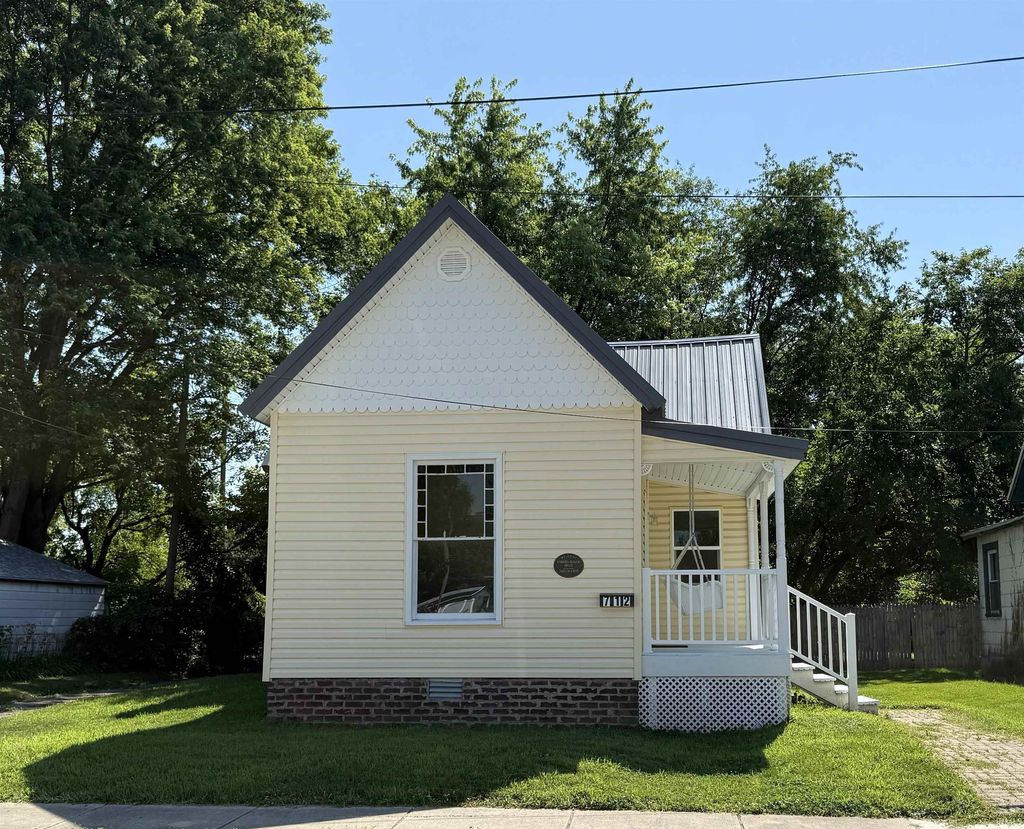 Photo for 712 N Lindsay Street, Kokomo, IN 46901 (MLS # 202525968)