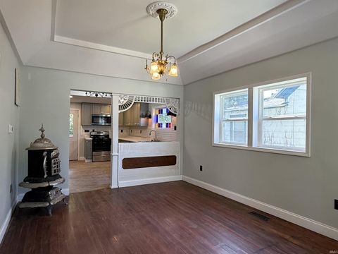 Tiny photo for 712 N Lindsay Street, Kokomo, IN 46901 (MLS # 202525968)