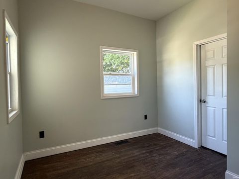 Tiny photo for 712 N Lindsay Street, Kokomo, IN 46901 (MLS # 202525968)