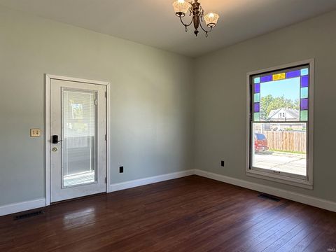 Tiny photo for 712 N Lindsay Street, Kokomo, IN 46901 (MLS # 202525968)