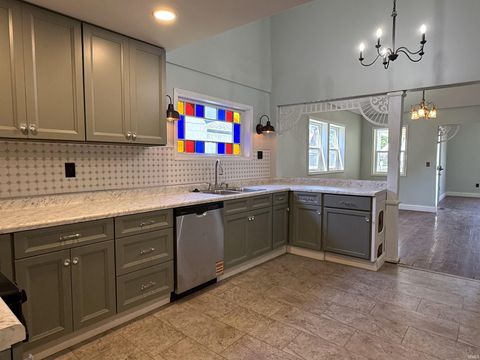 Tiny photo for 712 N Lindsay Street, Kokomo, IN 46901 (MLS # 202525968)