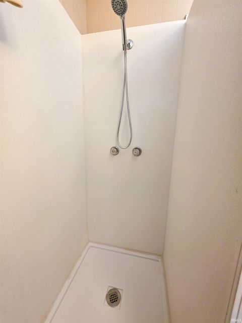 Tiny photo for 2405 Jeanette Avenue, Evansville, IN 47714 (MLS # 202547574)