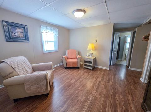 Tiny photo for 2405 Jeanette Avenue, Evansville, IN 47714 (MLS # 202547574)