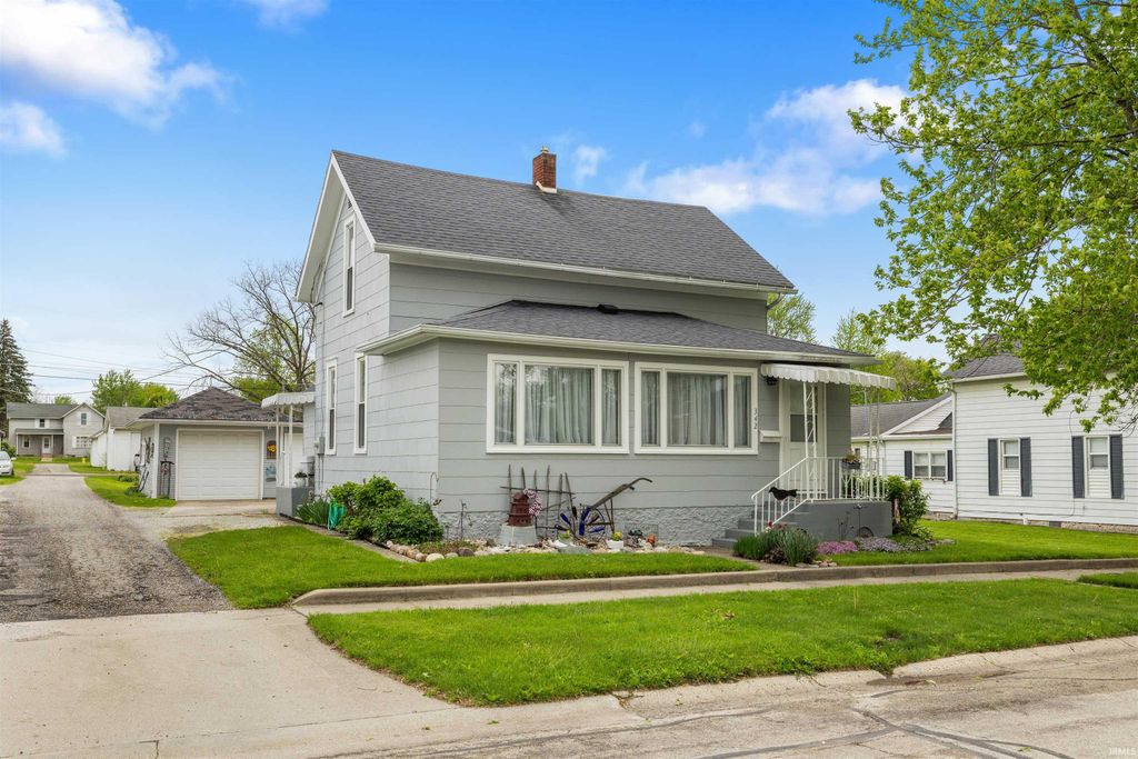 Photo of 342 W Street, Auburn, IN 46706 (MLS # 202615462)