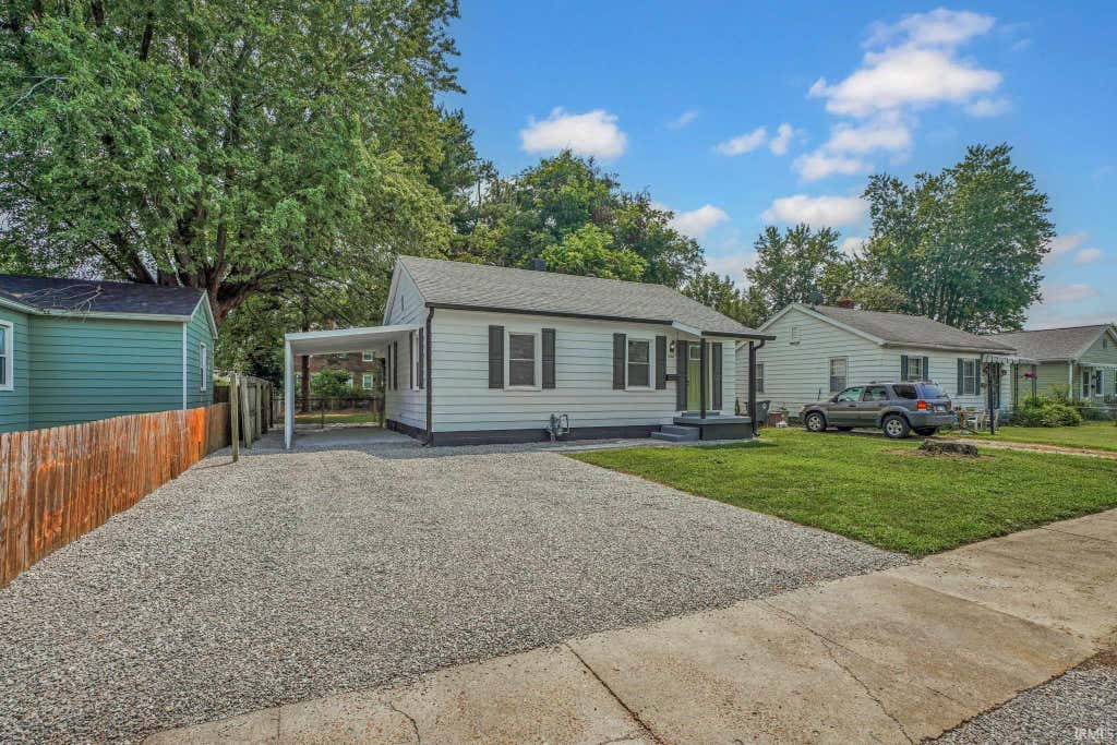 Photo of 1106 S Boeke Road, Evansville, IN 47714 (MLS # 202630856)