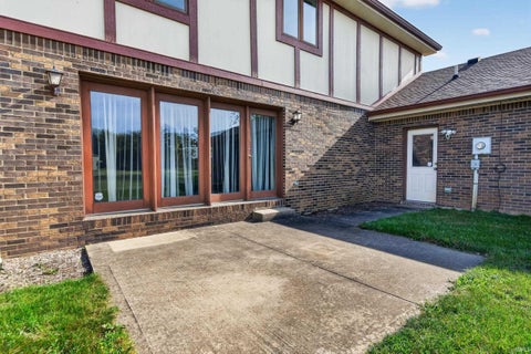 Tiny photo for 621 KNOLL WOOD Lane, Greentown, IN 46936 (MLS # 202644229)