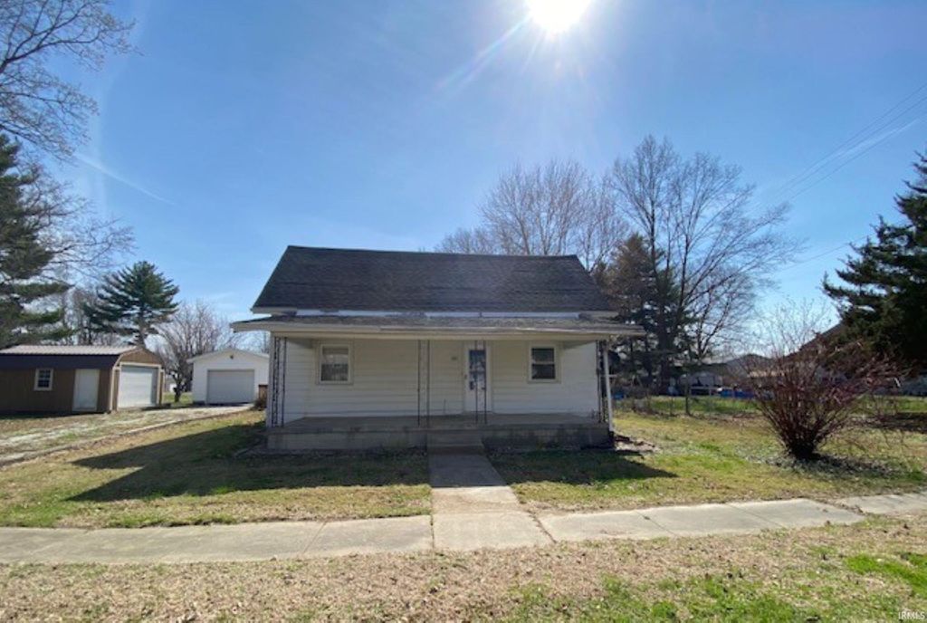 Photo of 301 E 9th Street, Monroe City, IN 47557 (MLS # 202610451)