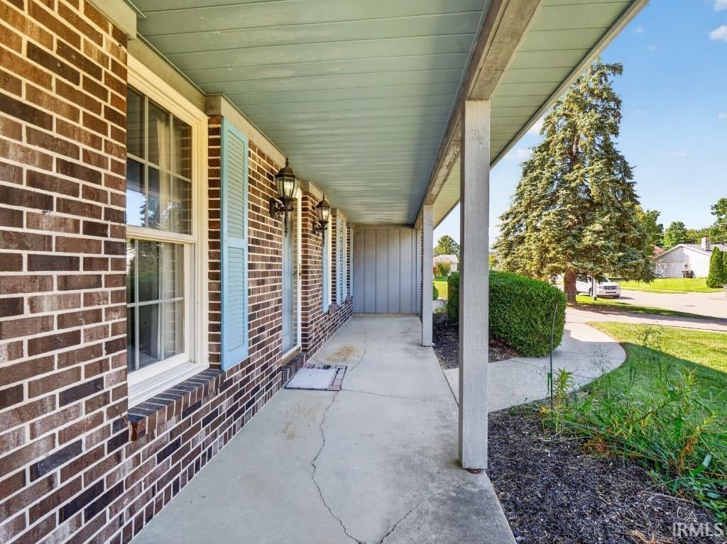 Photo of 6610 Laurelwood Cove, Fort Wayne, IN 46835 (MLS # 202640429)
